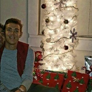 Meet your Posher, Joshua